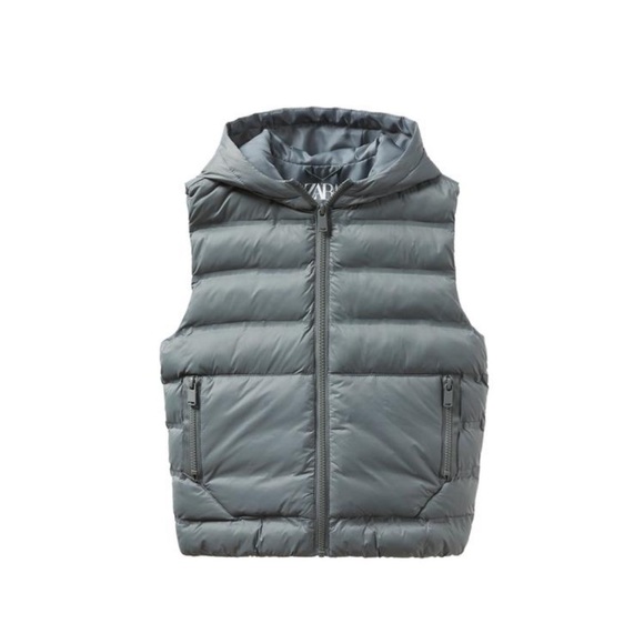 Zara boys HEAT-SEALED PUFFER VEST
8-9 YEARS (51,18 INCHES) - Picture 1 of 8